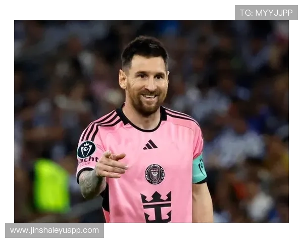 梅西离开巴萨加盟巴黎后首场欧冠进球 打破多项纪录引发球迷热议